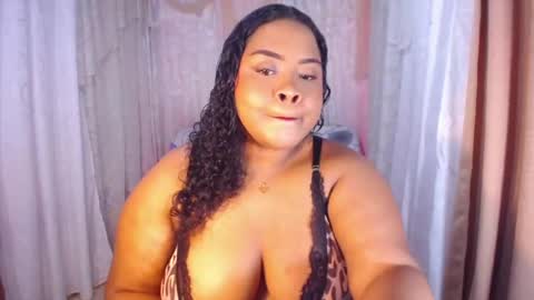 Snapshot of ana_off_alana chatting on January 2025 10:27:01 PM Ana online show from January 2025 10:27:01 PM