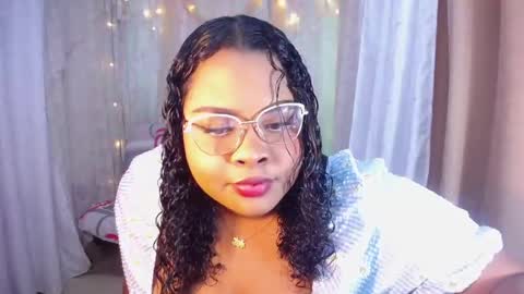 Snapshot of ana_off_alana chatting on January 2025 11:46:01 PM Ana online show from January 2025 11:46:01 PM