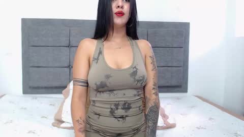 Ana Paula online show from November 2025 12:38:01 PM