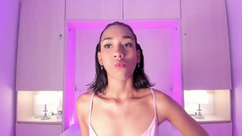 anaacollins_ online show from May 2026 11:38:01 AM