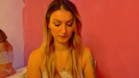 anaayss online show from October 2025 04:57:01 AM