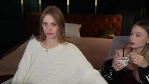 Sweet girls online show from September 2025 06:58:02 AM