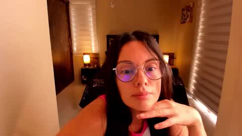 Anabel online show from October 2025 04:18:01 PM