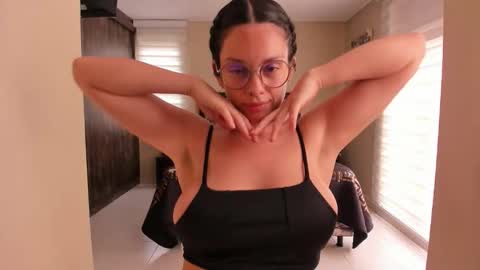 Anabel online show from February 2026 05:02:02 PM