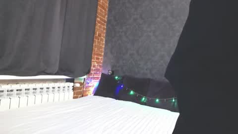 Anna online show from December 2025 01:28:01 PM