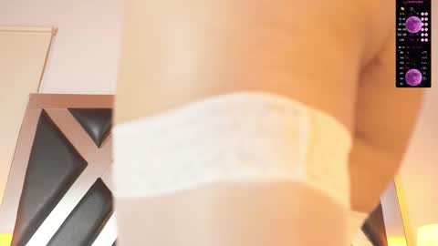 Ana Sofia Cooper online show from October 2025 08:00:02 PM