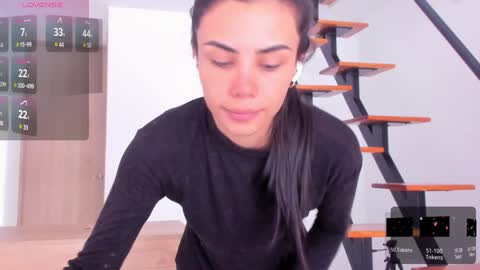 Snapshot of anahenao chatting on December 2024 04:19:02 PM Ana Henao or Annie... Follow me ahenaocb Insta X online show from December 2024 04:19:02 PM