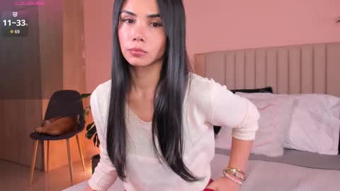 Snapshot of anahenao chatting on February 2025 11:15:02 PM Ana Henao or Annie... Follow me ahenaocb Insta X online show from February 2025 11:15:02 PM