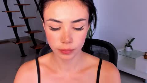 Snapshot of anahenao chatting on September 2025 09:37:01 PM Ana Henao or Annie... Follow me ahenaocb Insta X online show from September 2025 09:37:01 PM
