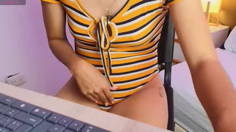 Snapshot of anahi_maite chatting on October 2025 07:48:01 PM Anahi online show from October 2025 07:48:01 PM