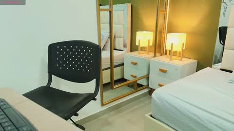 Snapshot of anahi_maite chatting on October 2025 07:48:02 PM Anahi online show from October 2025 07:48:02 PM