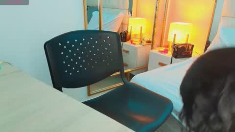 Snapshot of anahi_maite chatting on November 2025 08:11:01 PM Anahi online show from November 2025 08:11:01 PM