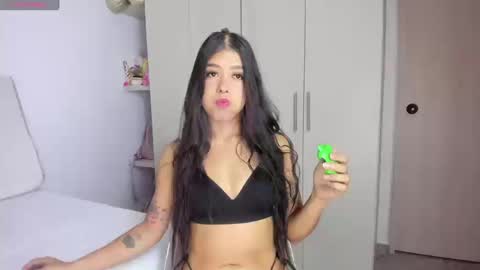 Snapshot of analia_collins chatting on September 2025 11:27:02 PM Ana online show from September 2025 11:27:02 PM