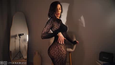 Ana online show from November 2025 09:47:01 PM