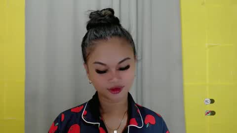 Snapshot of anaruru_ chatting on January 2025 12:09:02 PM ANA online show from January 2025 12:09:02 PM