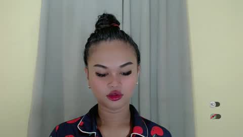 Snapshot of anaruru_ chatting on February 2025 02:32:01 PM ANA online show from February 2025 02:32:01 PM