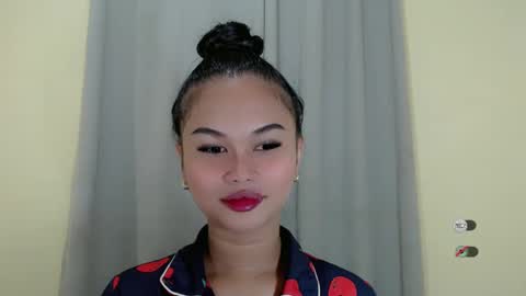 Snapshot of anaruru_ chatting on February 2025 03:35:01 PM ANA online show from February 2025 03:35:01 PM