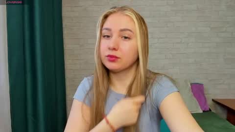Snapshot of anastasia_gold1 chatting on May 2026 04:07:02 AM anna online show from May 2026 04:07:02 AM