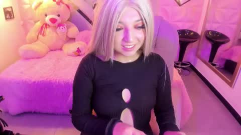 Ana online show from October 2025 07:58:02 PM