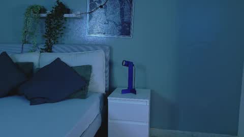 Kendra  online show from December 2025 10:33:01 AM