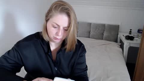 Andorphin online show from November 2025 10:37:02 AM