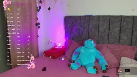 Andra de la Rosse online show from July 2026 08:16:01 PM