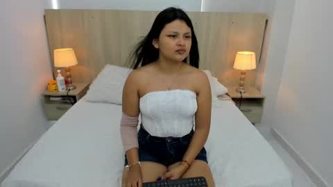 Andrea Caicedo online show from October 2025 07:31:01 PM