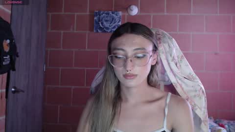 Andrea  online show from October 2025 05:47:01 PM