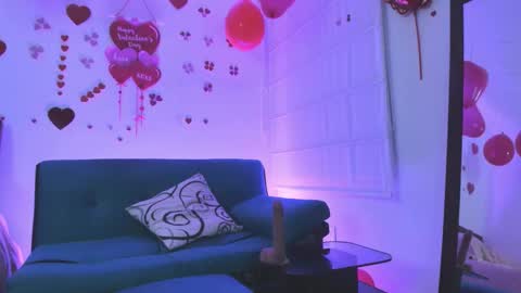 Snapshot of andrea_guz chatting on September 2025 10:45:01 PM ANDREA IM INDEPENDENT MODEL online show from September 2025 10:45:01 PM