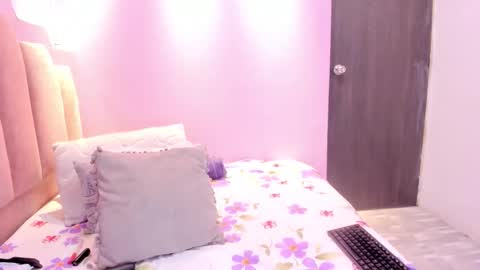 Snapshot of andreasweet2 chatting on November 2025 08:31:01 PM A n d r e a S w e e t online show from November 2025 08:31:01 PM