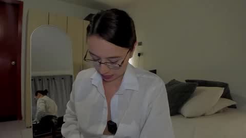 Snapshot of andreawine89 chatting on November 2025 11:04:02 PM Andrea see you soon 20 january 300 pm GMT 5 online show from November 2025 11:04:02 PM