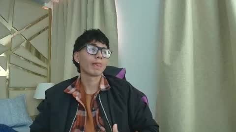 Snapshot of andres8975 chatting on June 2026 12:50:02 PM Andres online show from June 2026 12:50:02 PM