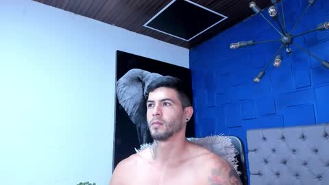 Snapshot of andres_clark chatting on November 2025 08:14:01 PM insta andres clark online show from November 2025 08:14:01 PM