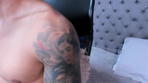 Snapshot of andres_clark chatting on November 2025 06:06:02 PM insta andres clark online show from November 2025 06:06:02 PM