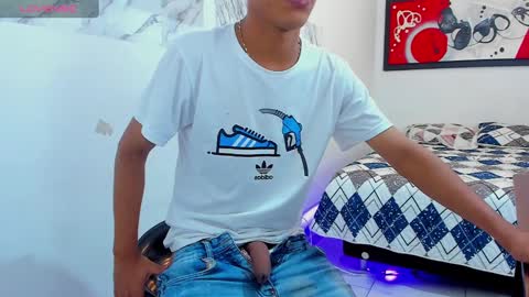 Snapshot of andressdean chatting on December 2024 10:29:01 PM Andres Dean online show from December 2024 10:29:01 PM