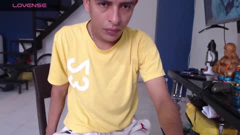 Snapshot of andressdean chatting on January 2025 06:32:02 PM Andres Dean online show from January 2025 06:32:02 PM