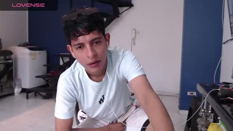 Snapshot of andressdean chatting on February 2025 08:17:02 PM Andres Dean online show from February 2025 08:17:02 PM