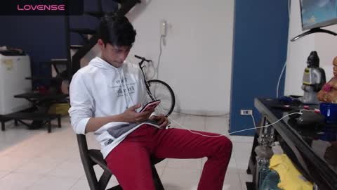 Snapshot of andressdean chatting on February 2025 03:18:02 AM Andres Dean online show from February 2025 03:18:02 AM