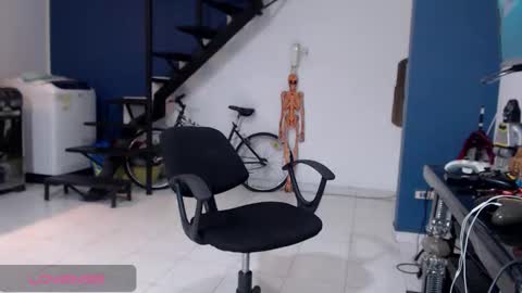 Snapshot of andressdean chatting on September 2025 11:21:01 PM Andres Dean online show from September 2025 11:21:01 PM