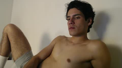 Snapshot of andrestorres0 chatting on January 2025 01:29:01 AM Andres Torres online show from January 2025 01:29:01 AM