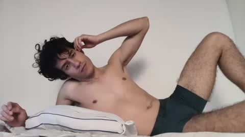 Snapshot of andrestorres0 chatting on February 2025 03:51:02 PM Andres Torres online show from February 2025 03:51:02 PM