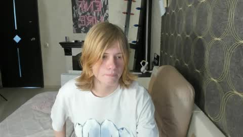 Snapshot of andrew_bolden chatting on April 2026 11:52:02 AM Andrew online show from April 2026 11:52:02 AM