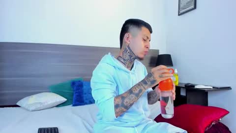 Snapshot of andrew_sanders69 chatting on November 2025 03:05:01 AM andrew_sanders69 online show from November 2025 03:05:01 AM