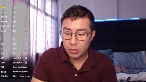 andrewmhilton_ online show from October 2025 04:03:02 PM