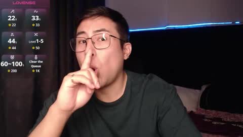 andrewmhilton_ online show from February 2026 06:43:02 AM