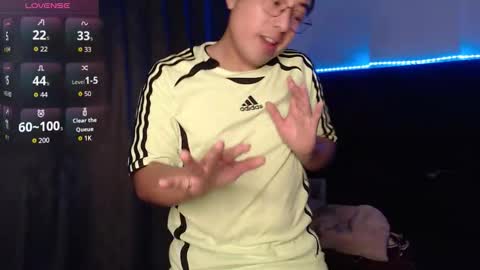 andrewmhilton_ online show from February 2026 06:26:01 AM