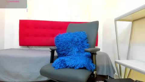   online show from November 2025 08:19:02 PM