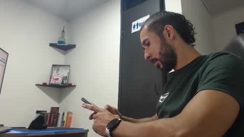Snapshot of andruwang chatting on December 2024 05:15:01 AM Andru online show from December 2024 05:15:01 AM