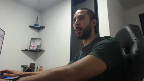 Snapshot of andruwang chatting on December 2024 08:20:02 AM Andru online show from December 2024 08:20:02 AM