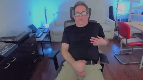 Andrew online show from September 2025 08:31:01 PM